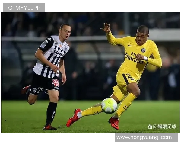 墨尔本胜利与新城堡联的激烈对决展现足球魅力与团队精神